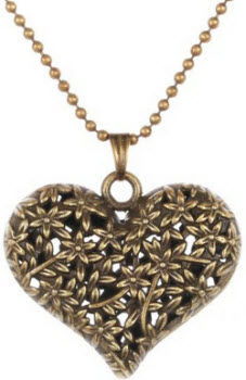 Amazon Retro Heart Flower Bronze Pendant